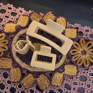 Set Of 3 Light Beiege/ Cream Hair Clip Set NWOT